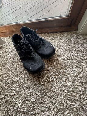 On Running Men's Black Athletic Running Shoes